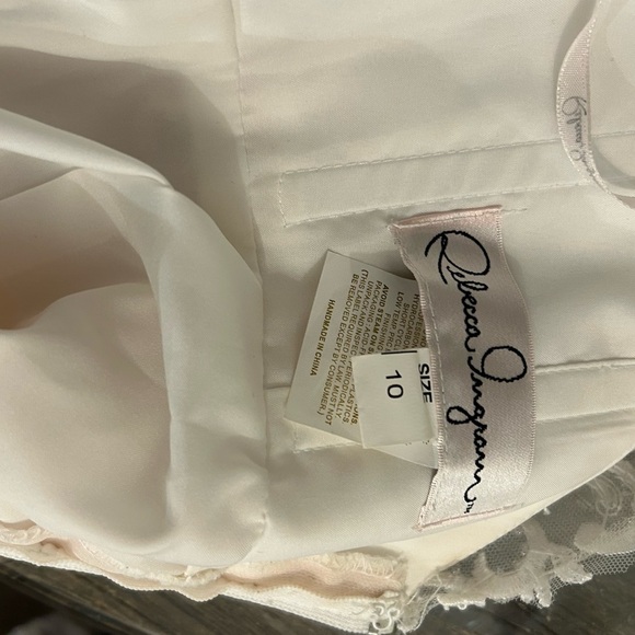 Elegant White Lace Wedding Dress - Picture 10 of 14